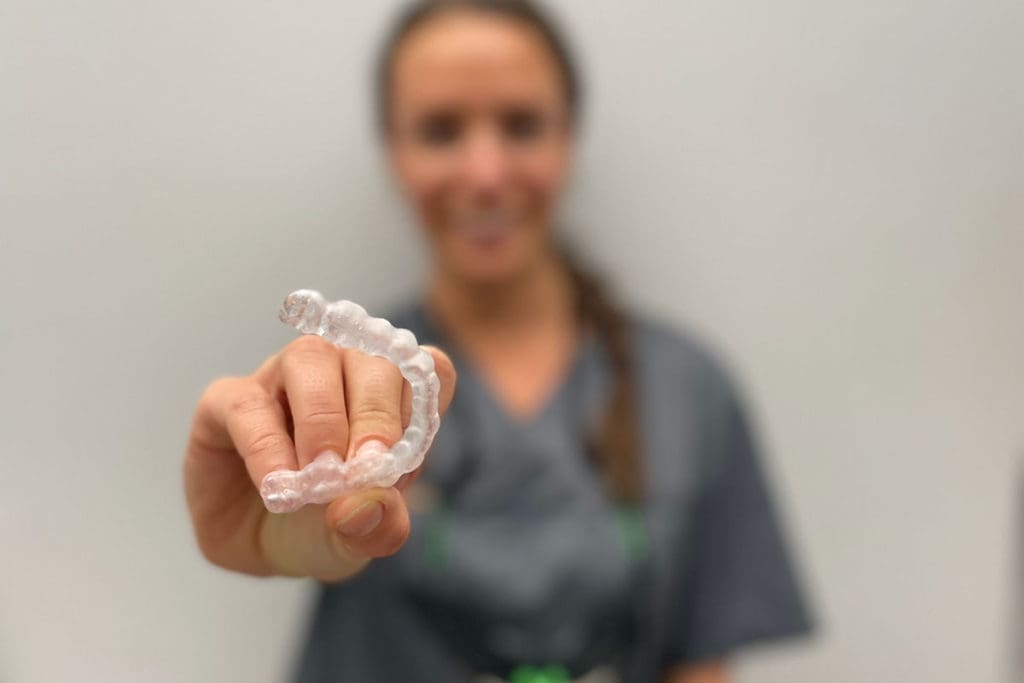 Unsichtbare Zahnschienen 1 Aligner - unsichtbare Zahnschienen